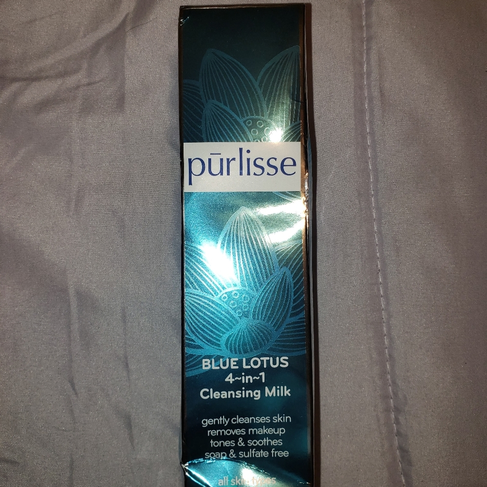 Pūrlisse Blue Lotus 4 n 1 Cleansing Milk